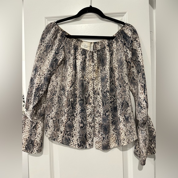 L’Academie The Off The Shoulder Blouse in Snake - Picture 6 of 10